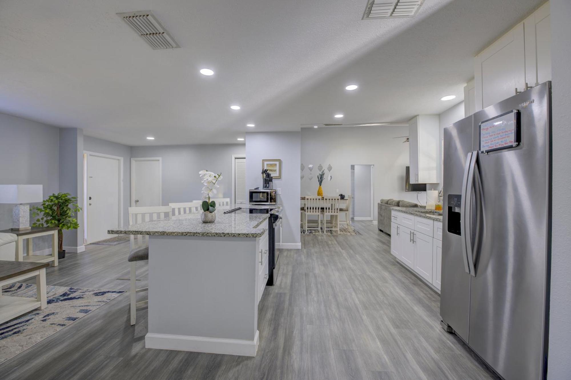 Family Fun Ping Pong, Bbq, Walk To Park Nearby Sarasota Ngoại thất bức ảnh
