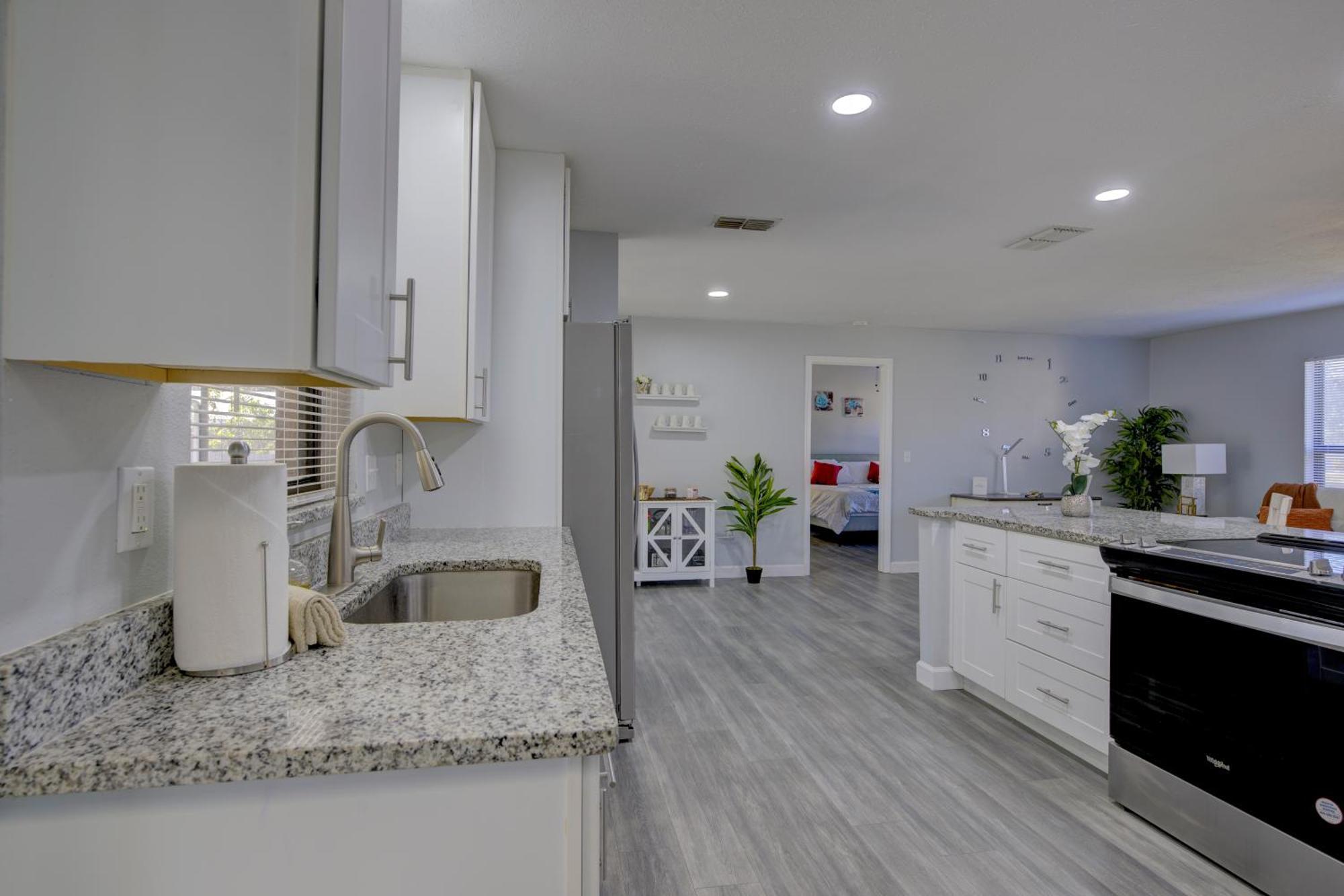 Family Fun Ping Pong, Bbq, Walk To Park Nearby Sarasota Ngoại thất bức ảnh
